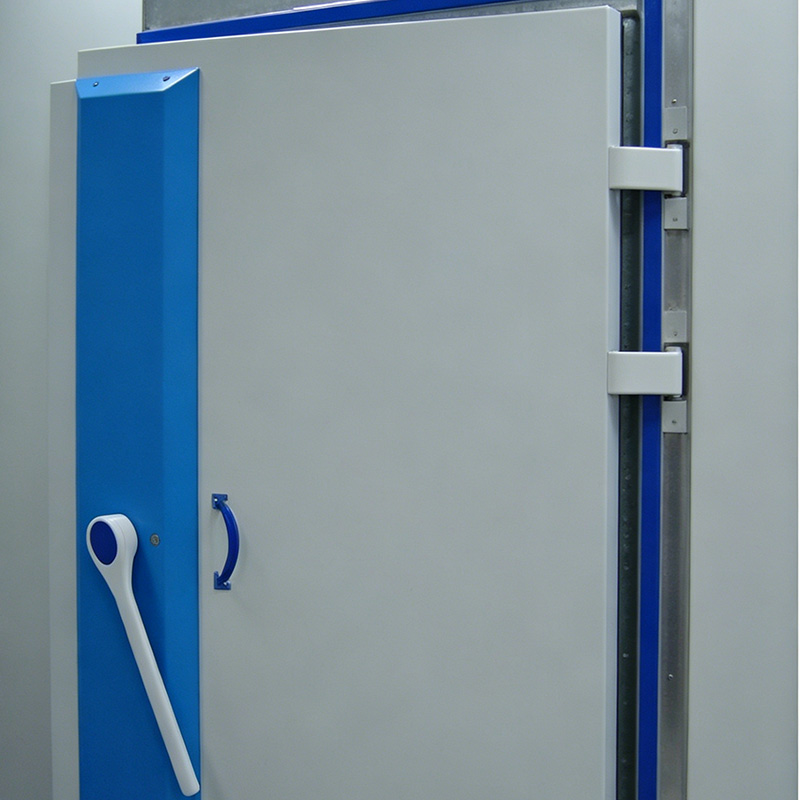 Manual shielding door